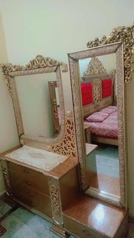 chanyoti King size bad side table and dressing for sale 0311-1270023 7