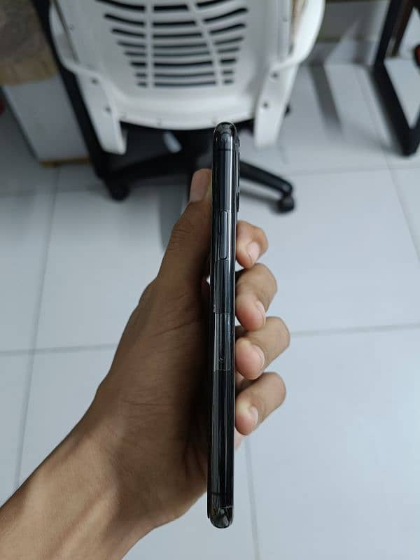 iphone 11 pro non pta factory unlock mint condition 4