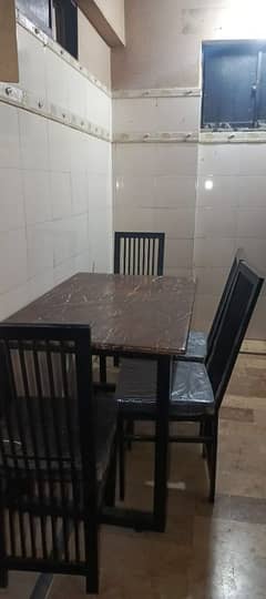 untouch condition 3 days used dinning table