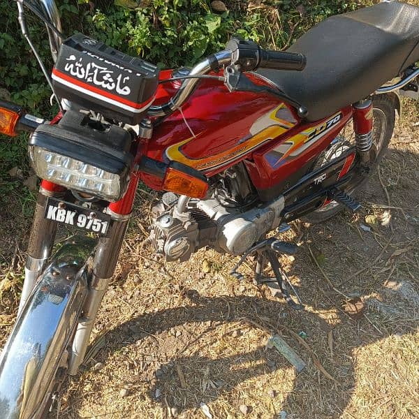 all dacimint ok engine b a hua hai bike achi condition ma hai 2