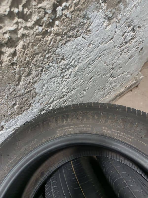 original company fitted Yaris 2022 Tyre 185-60/R15 5