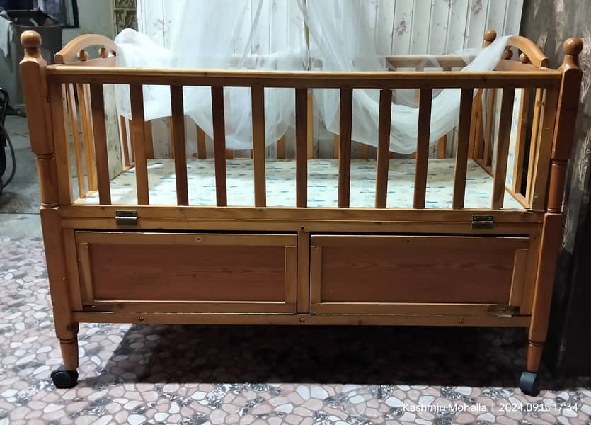 Baby cot for sale condition like new 0