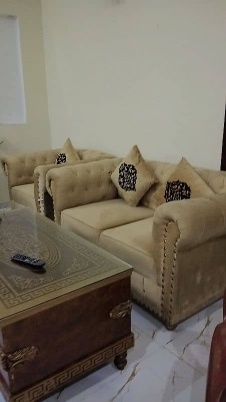 6 seater only 4 month use 77000 2