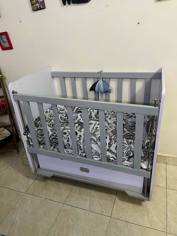 Baby cot 2