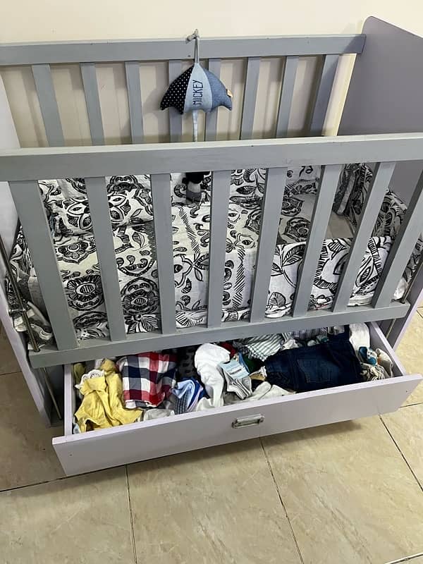 Baby cot 3