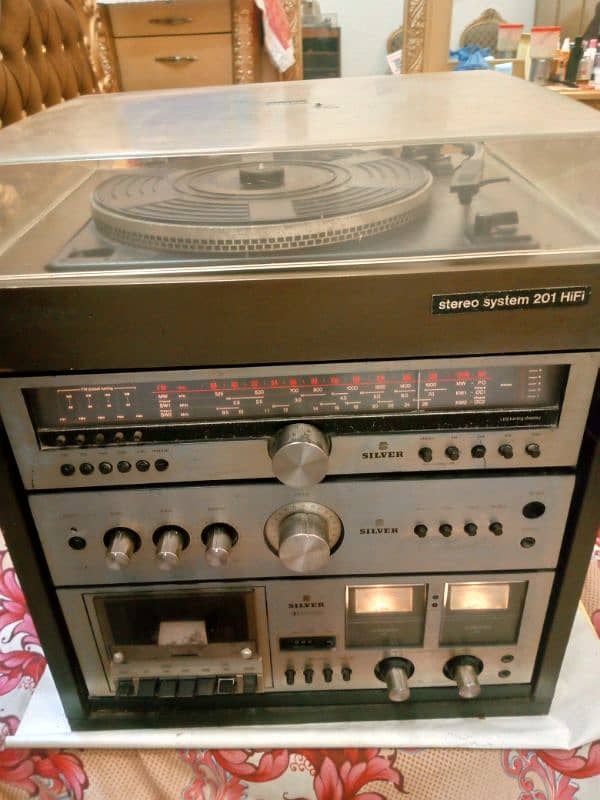 Silver Stereo System 0