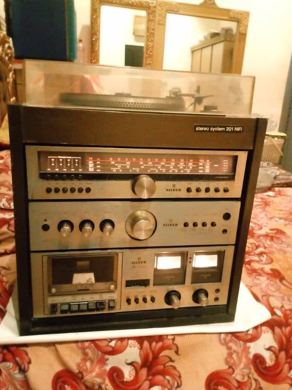 Silver Stereo System 3