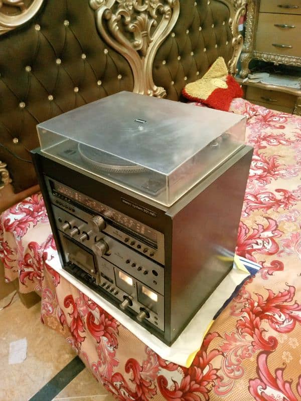 Silver Stereo System 7