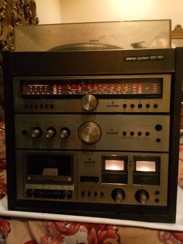 Silver Stereo System 9