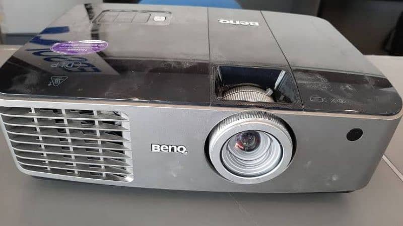 BenQ Projector 4200 Lumens 1