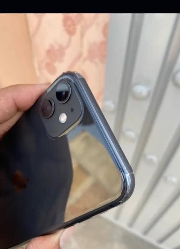 iphone 11 64 gb jv with apple warranty 5months 1