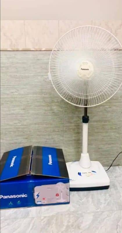 portable rechargeable fan. 1