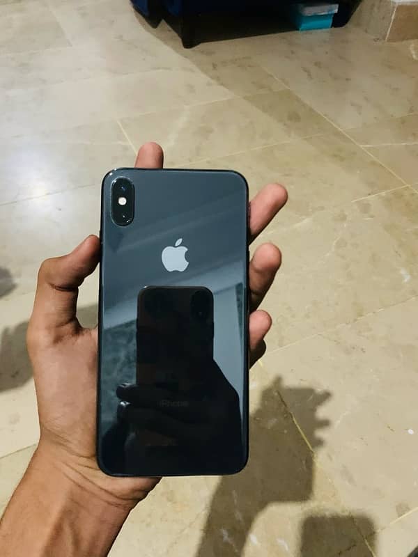 iPhone XS Max 0