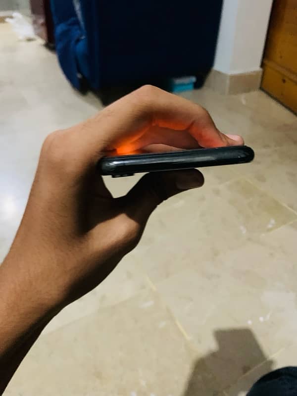 iPhone XS Max 4