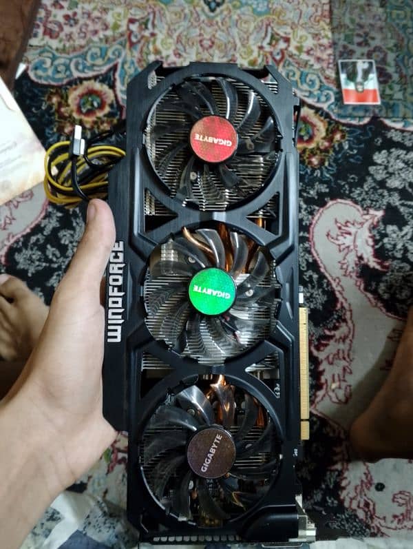 RX 270 2GB 256BIT 1