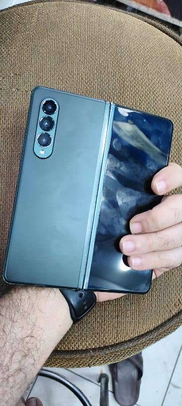 Samsung galaxy Fold 3 7