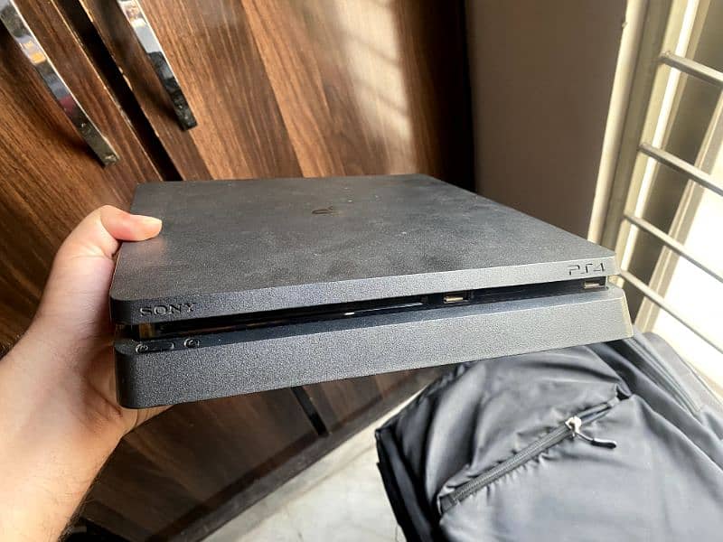 Ps4 slim 1tb(SSD)With 6 games 2