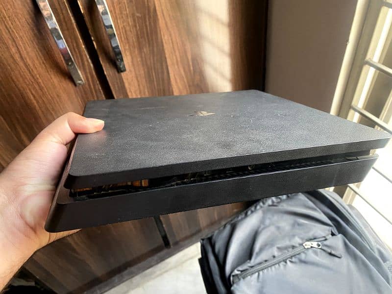 Ps4 slim 1tb(SSD)With 6 games 3