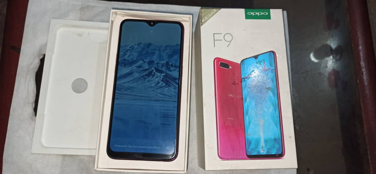 Oppo F9 with box & charger 2