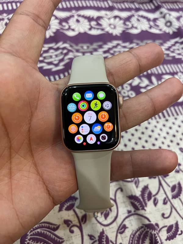 Apple Watch SE 2 40 MM GPS+Cellular 4