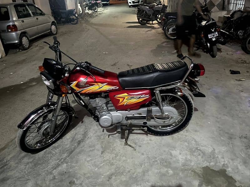 HONDA CG 125***03128943847**KHI NUM 21 MODEL GUINE CONDITION 1ST OWNER 6