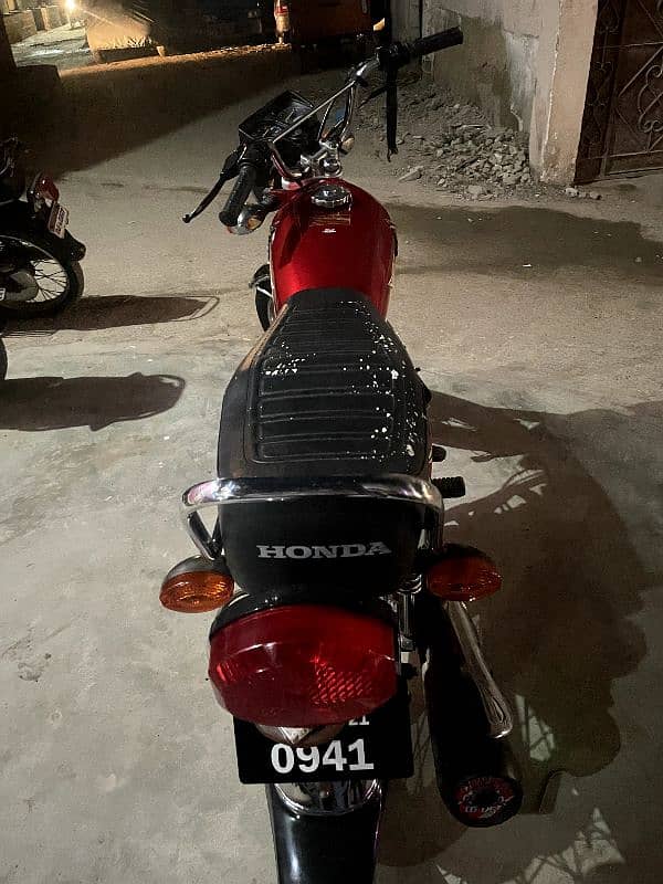 HONDA CG 125***03128943847**KHI NUM 21 MODEL GUINE CONDITION 1ST OWNER 7