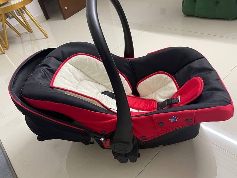 Tinnies 2 in 1 carry cot plus car seat 2