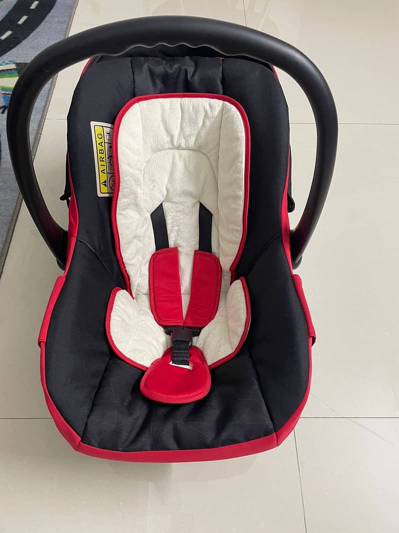 Tinnies 2 in 1 carry cot plus car seat 3