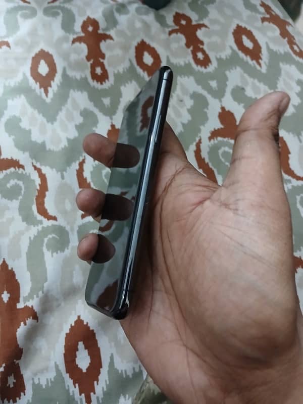 iPhone 11 Pro (Pta Approved) 1