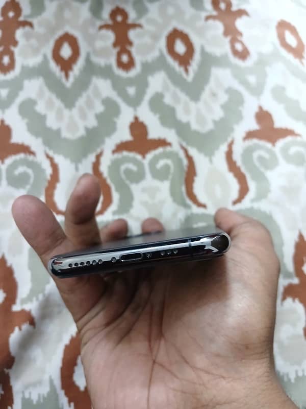 iPhone 11 Pro (Pta Approved) 4