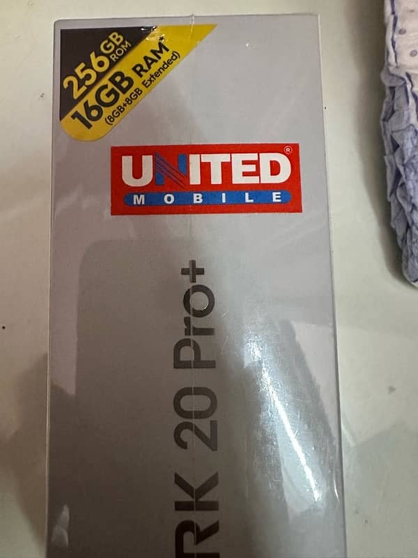 box pack tecno spark 20 pro plus (WHITE) non active 3