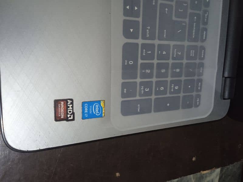 hp laptop 8GB full display 5