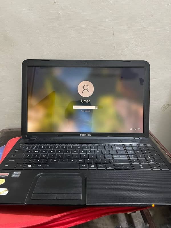 Toshiba Satellite C855 8 gb ram 128 SSD 0