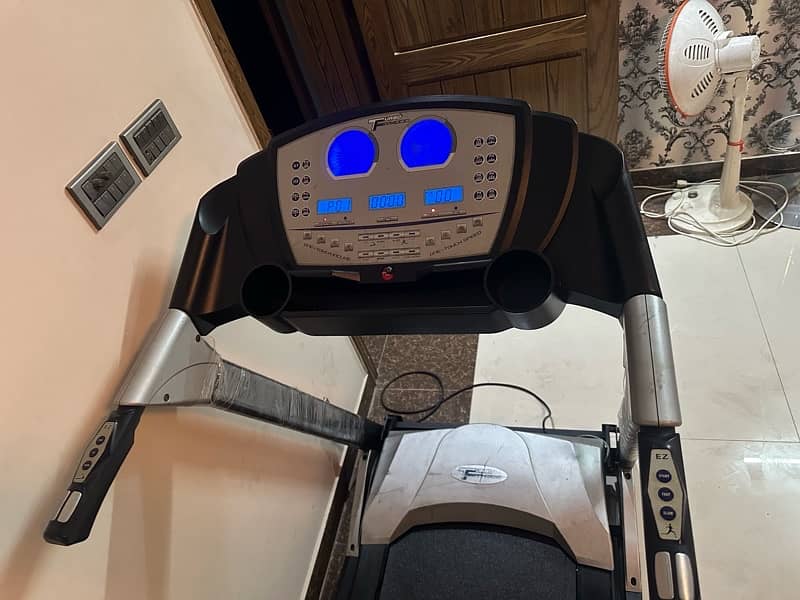 Turbo Fitness Treadmill 3