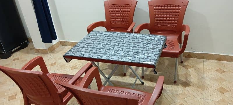 plastic chairs and table set 2