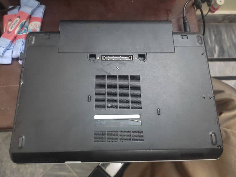 Dell Latitude E6440 Core i7.4th Generation 4