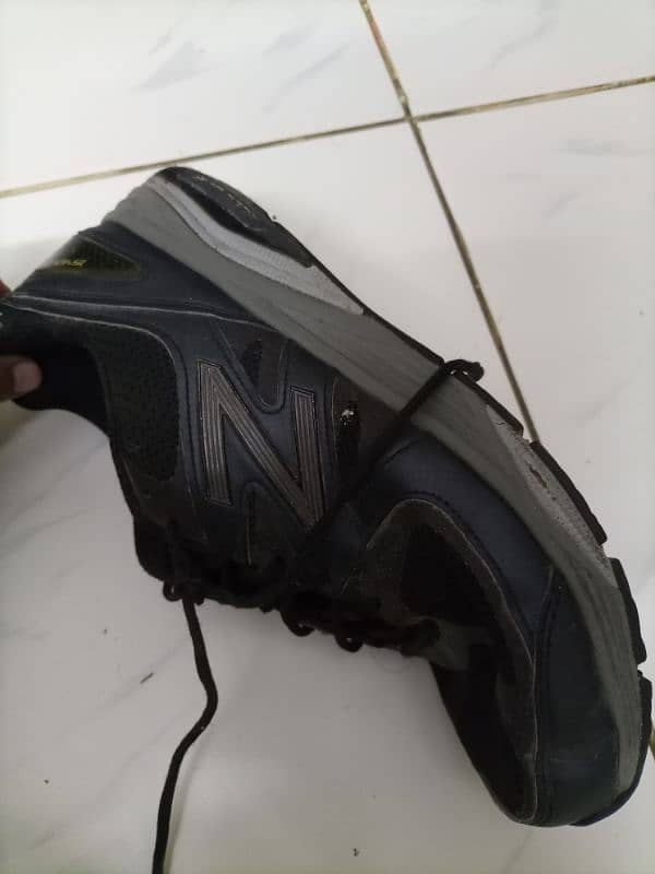 new balance running shoes slightly used 2