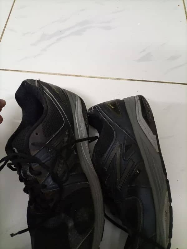 new balance running shoes slightly used 3