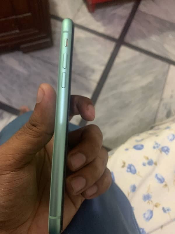 iPhone 11 pta approved 64 gb 5