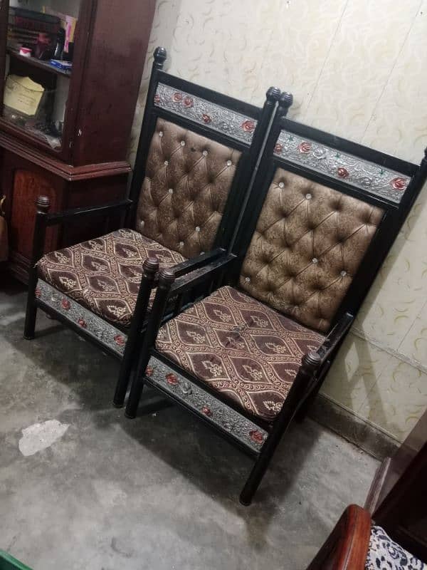 lohe ka sofa hai 0