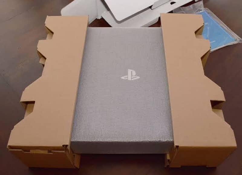 PS4 Pro 1 TB 1