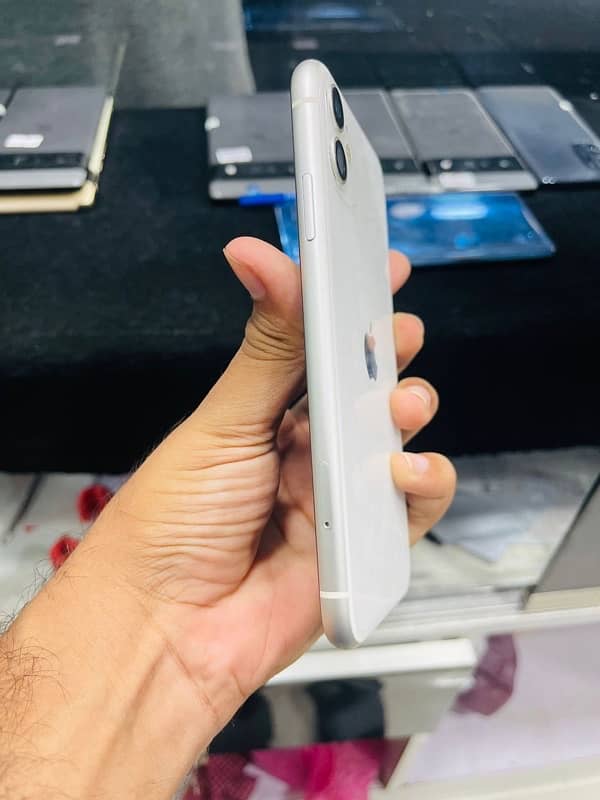 IPHONE 11 256Gb 0