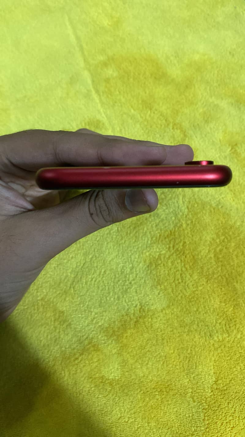 iPhone XR Factory Unlocked 64gb 4