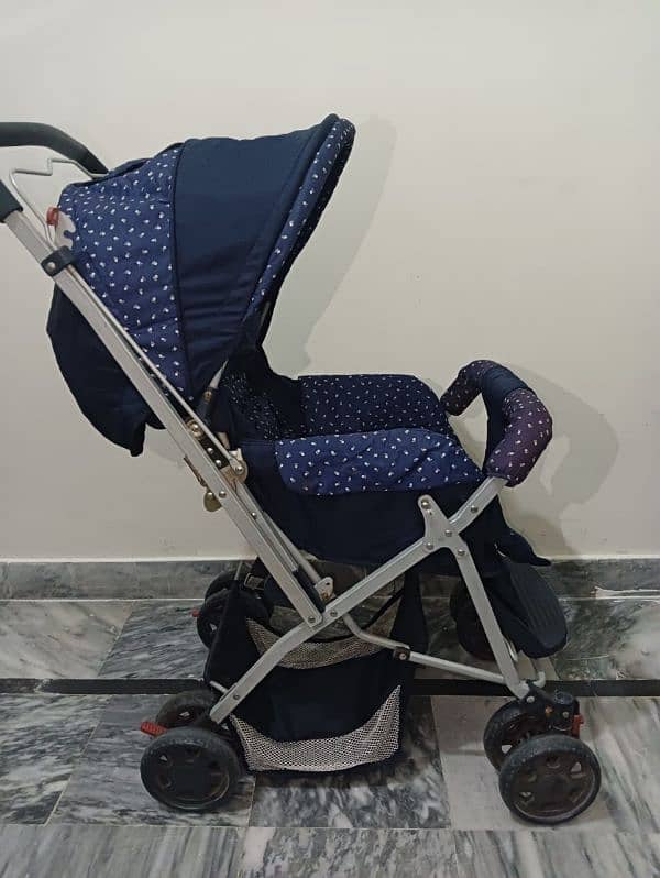 AF branded aluminum pram 1