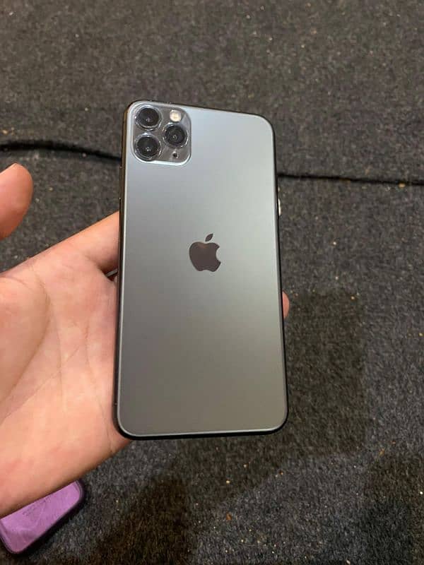 03175716801. iphone 11 pro max 0