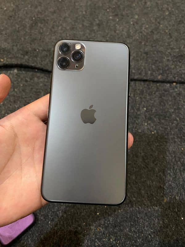 03175716801. iphone 11 pro max 1