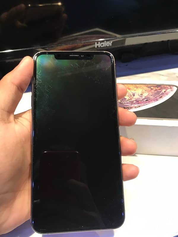 iphone xs max 64 gb dual pta approved 1