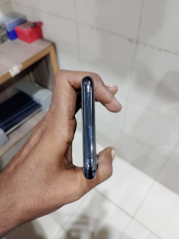 iPhone X 64GB Non PTA Face id Working 4