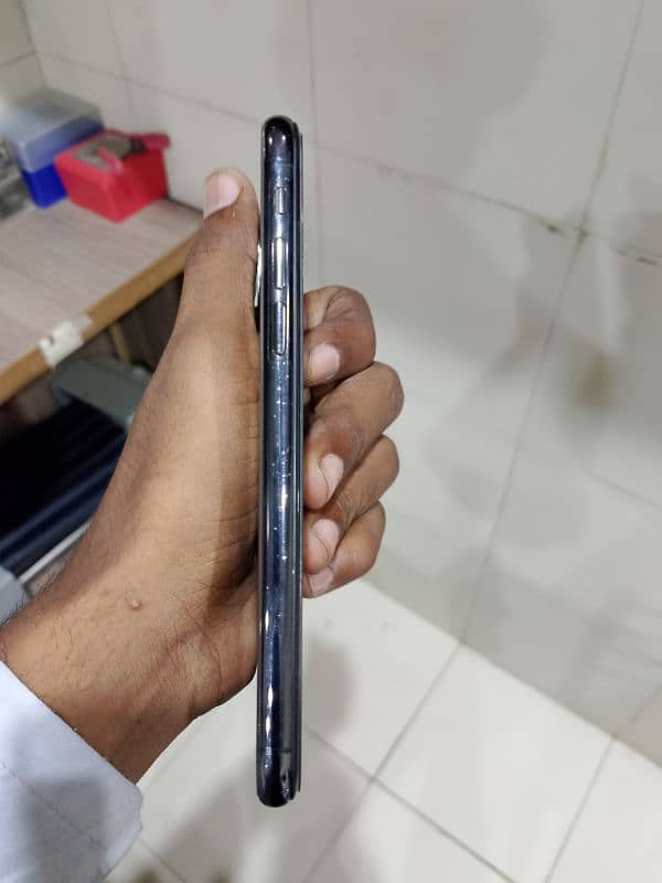 iPhone X 64GB Non PTA Face id Working 5