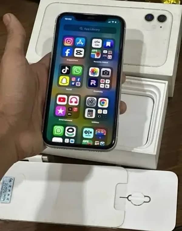 i phone 11 128gb LLA Model 0